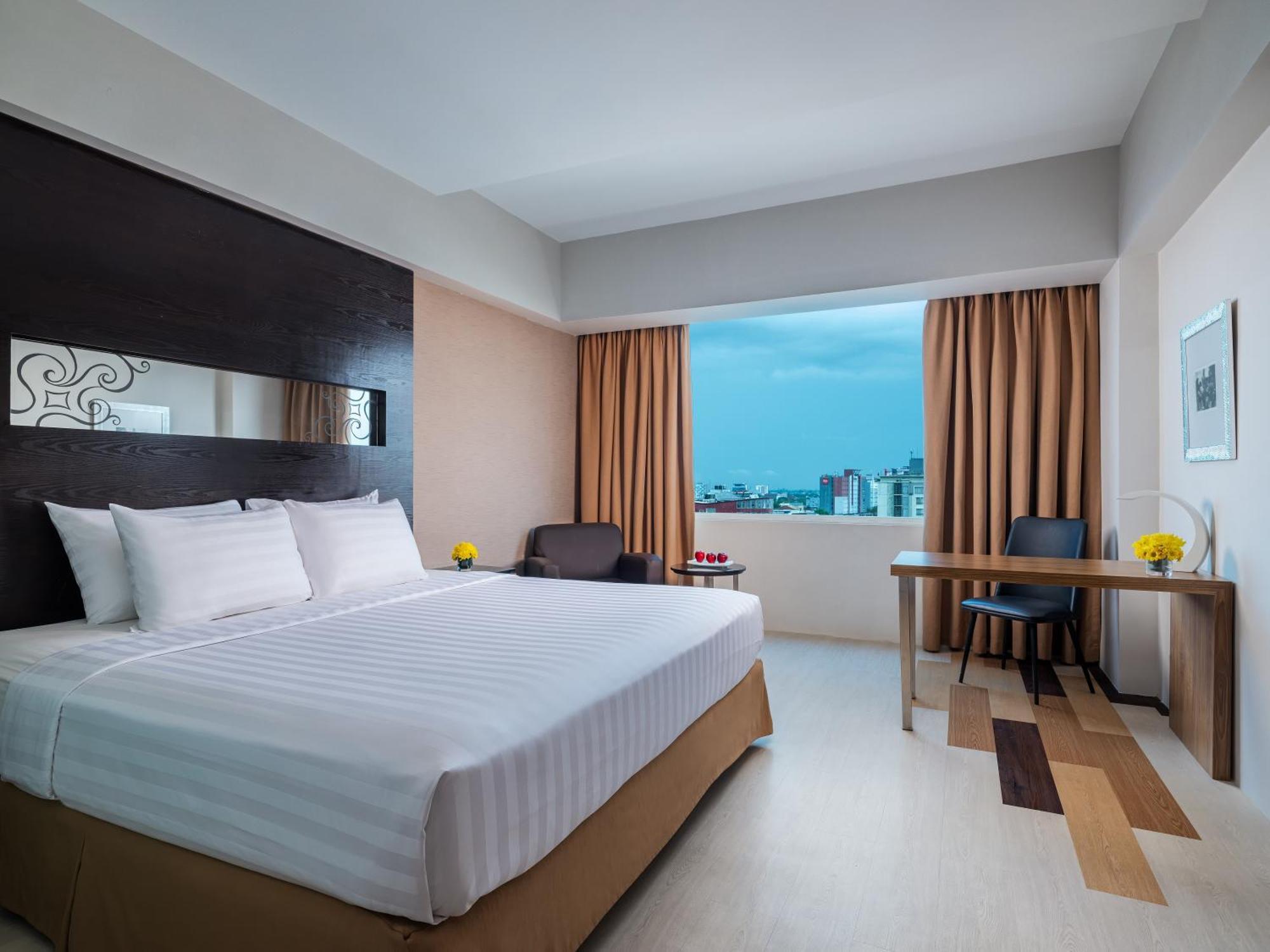Aston Makassar Hotel & Convention Center Eksteriør bilde