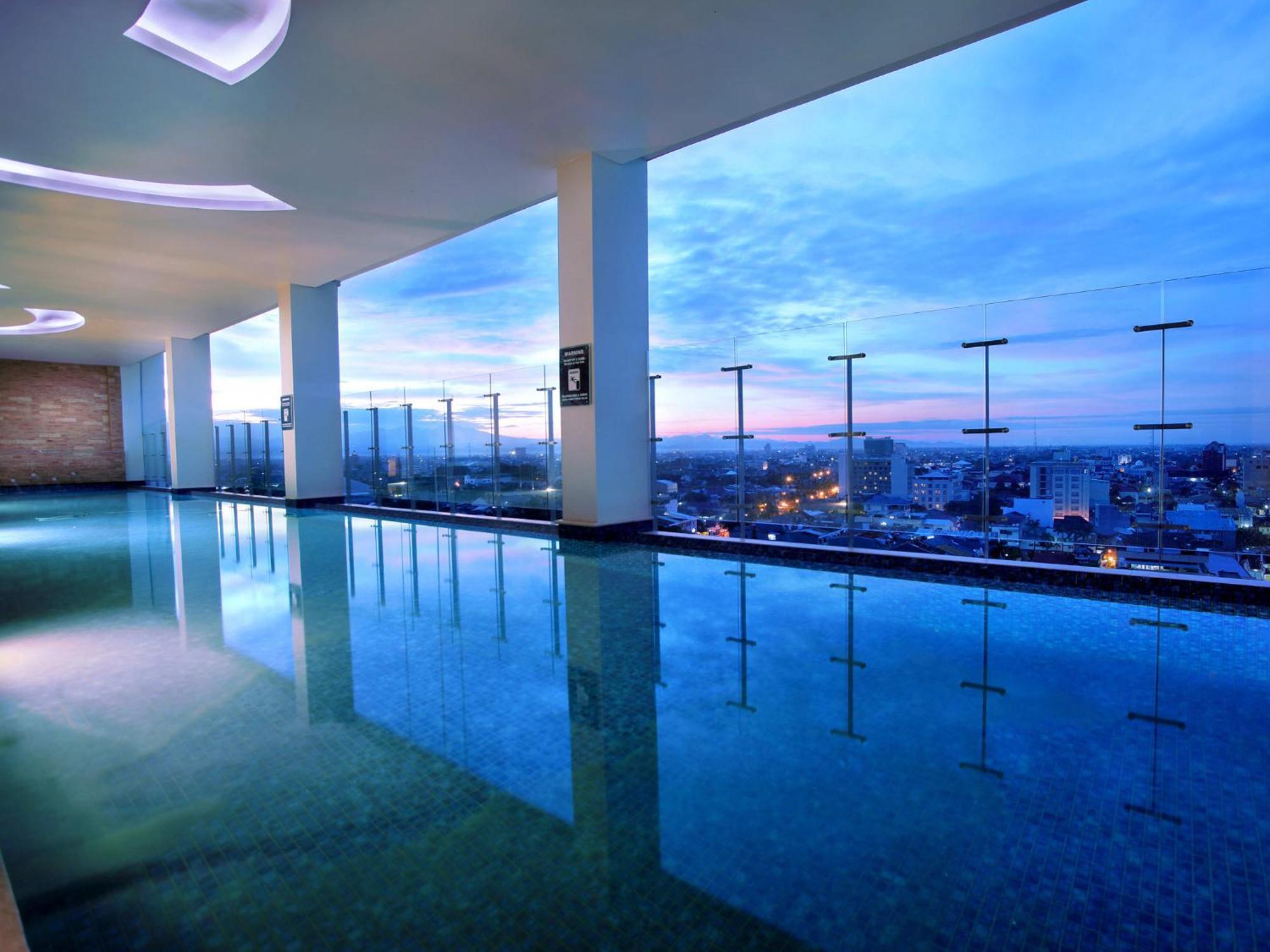 Aston Makassar Hotel & Convention Center Eksteriør bilde